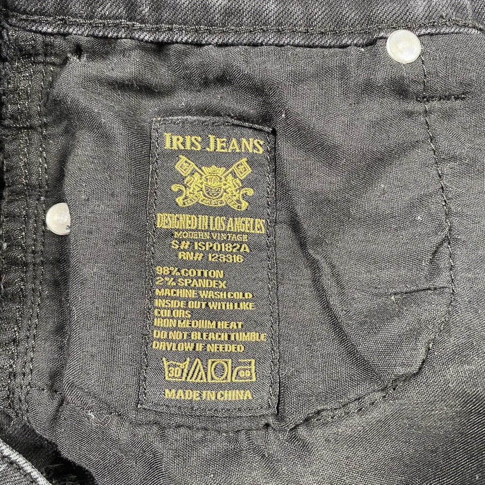Iris Jeans Cut Off Shorts Modern Vintage Black Stone Washed Size Medium - Picture 9 of 10
